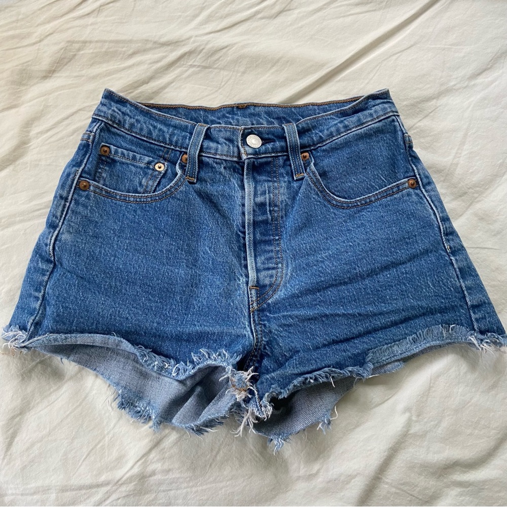 Medium Wash Levi’s 501 Shorts